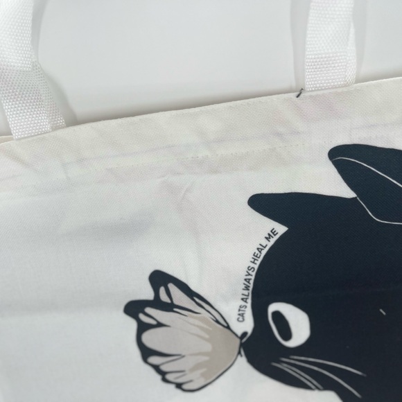 The Cute Timeless Cat Lightweight Tote Bag, Polyester/Linen - Picture 7 of 10